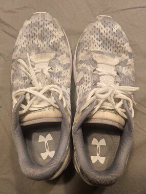 Under Armour Charged Bandit Sneakers, White and Grey Camo Pattern US Size 8.5